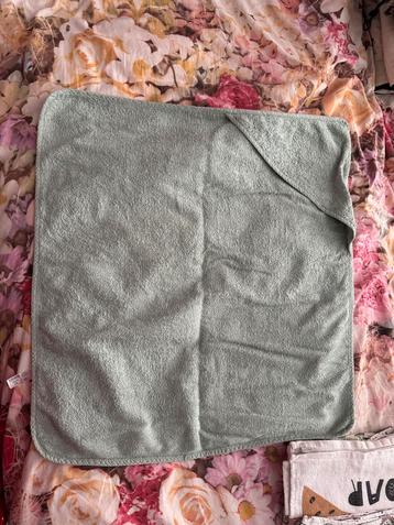 Badcape groen beschikbaar voor biedingen