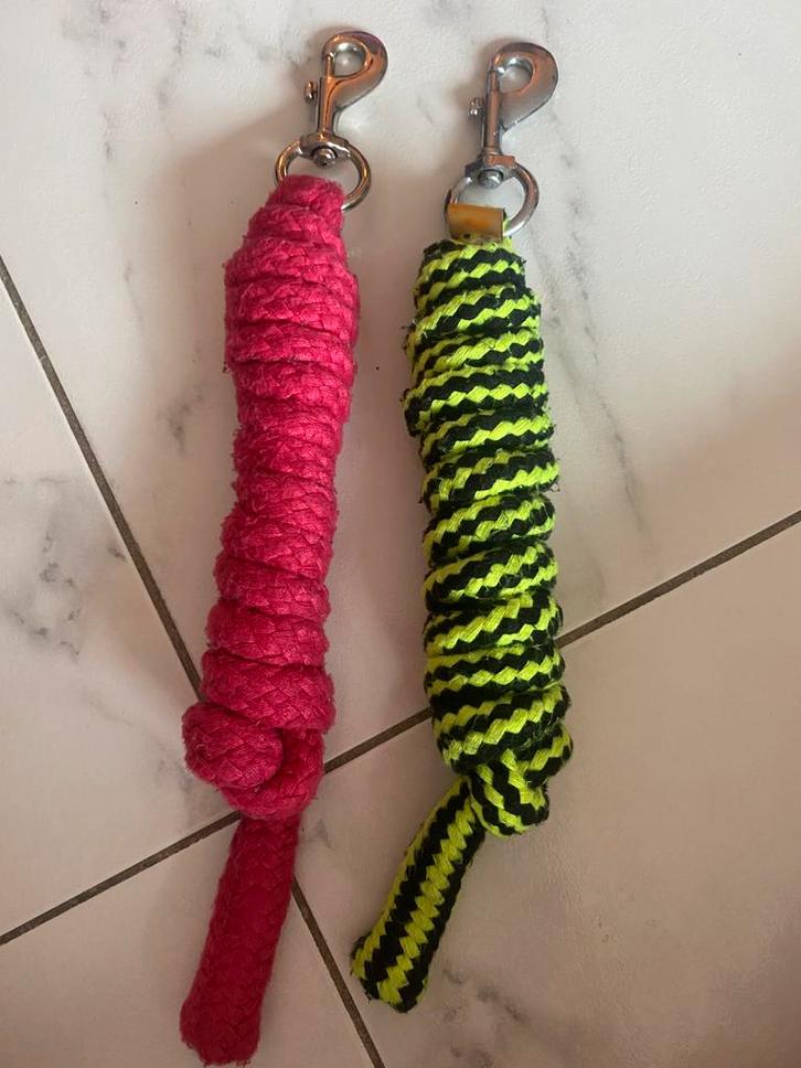 2 halstertouwen, Dieren en Toebehoren, Paarden en Pony's | Hoofdstellen en Tuigage, Zo goed als nieuw, Overige soorten, Ophalen of Verzenden