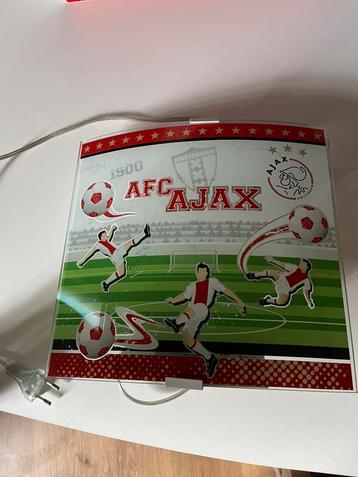 Wand lamp beschikbaar voor biedingen