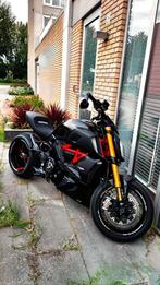 Ducati Diavel 1260S Full Carbon, Motoren, 2 cilinders, Handvatverwarming, Particulier, Minimaal motorrijbewijs A1
