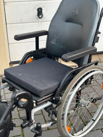 Rolstoel luxe uitvoering , gebruikt , nu €85,00. beschikbaar voor biedingen