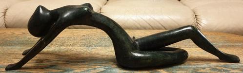 Zware grote beeld van een liggende vrouw., Antiek en Kunst, Antiek | Koper en Brons, Brons, Ophalen of Verzenden