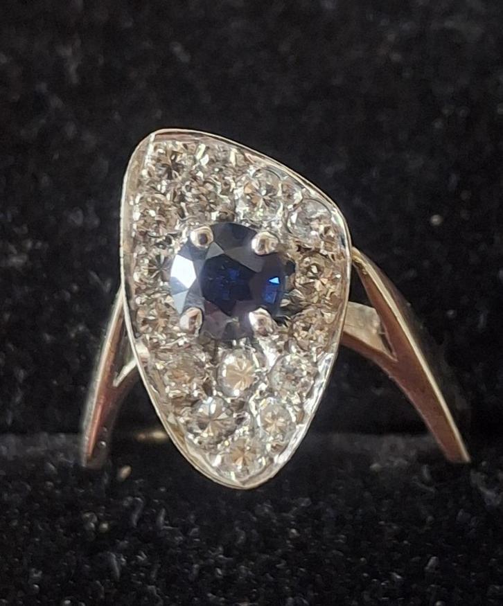 Witgouden brilliant ring met Ceylon  Saffier, Sieraden, Tassen en Uiterlijk, Ringen, Zo goed als nieuw, Dame, 17 tot 18, Wit, Goud