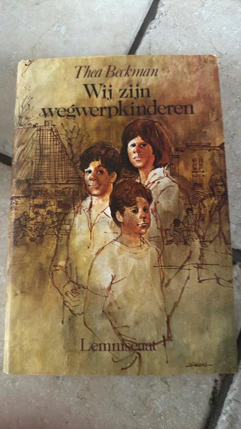Thea Beckman - Wij zijn wegwerpkinderen, Boeken, Kinderboeken | Jeugd | 10 tot 12 jaar, Zo goed als nieuw, Ophalen