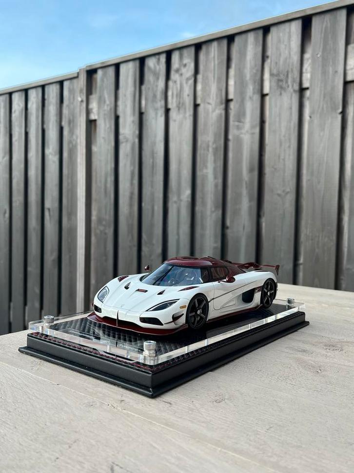 Koenigsegg agera rs frontiart 1 18 gesigneerd, Hobby en Vrije tijd, Modelauto's | 1:18, Ophalen of Verzenden