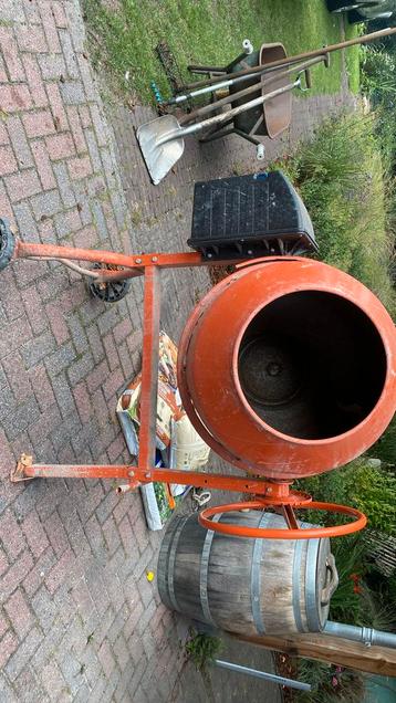 Betonmolen beschikbaar voor biedingen