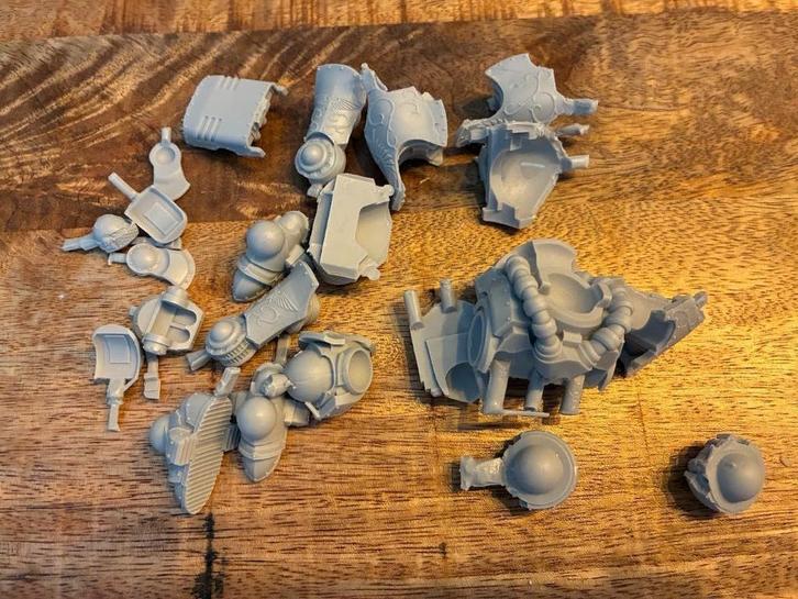 Custodes Telemon Dreadnought (resin, ongebouwd), Hobby en Vrije tijd, Wargaming, Nieuw, Verzenden