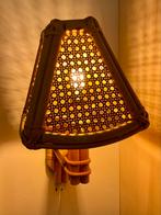 Bamboe rotan wandlamp hoogte 42 cm de kap meet 24 x 24 cm, Huis en Inrichting, Lampen | Wandlampen, Ophalen of Verzenden