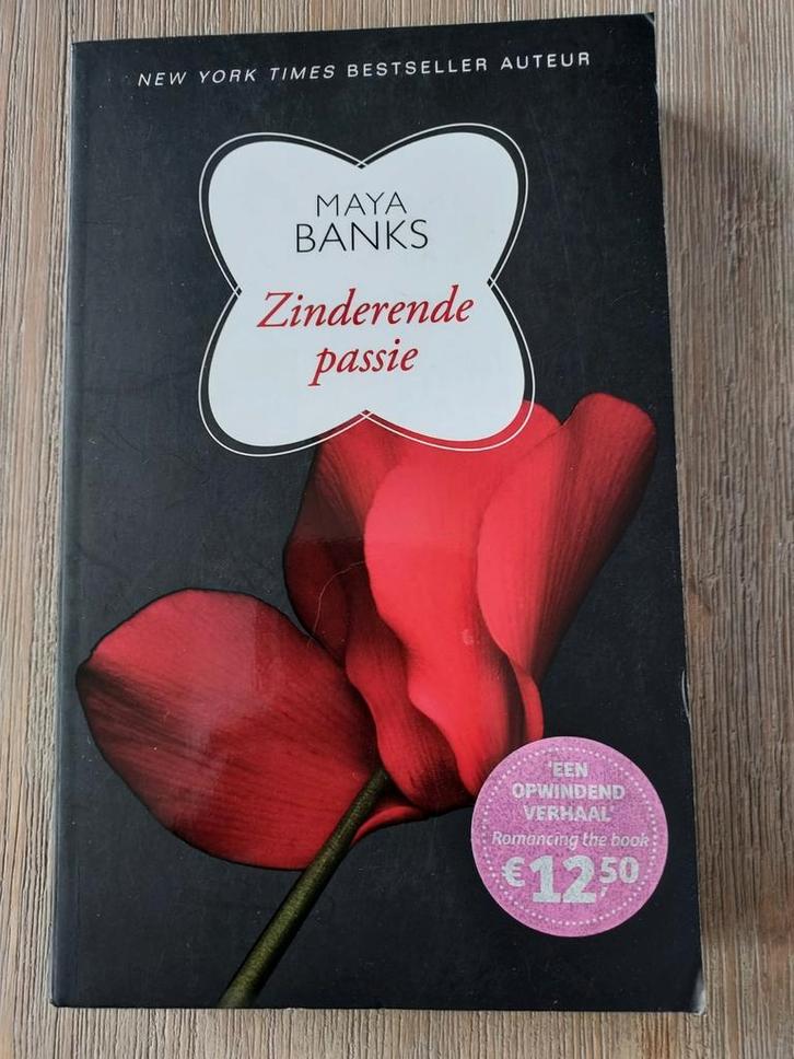 Maya Banks - Zinderende passie, Erotisch/ erotiek, Boeken, Literatuur, Gelezen, Nederland, Ophalen of Verzenden
