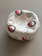 Feyenoord UEFA cup 2002 voetbal met alle handtekeningen, Maat L, Ophalen of Verzenden, Nieuw, Bal