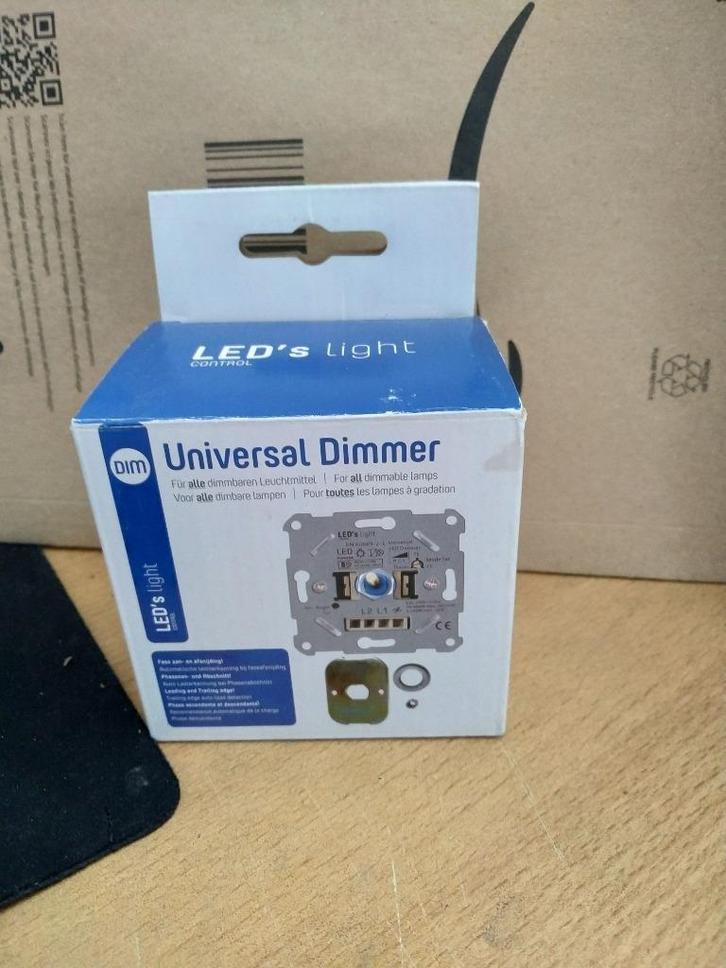Universal Dimmer, Hobby en Vrije tijd, Elektronica-componenten, Zo goed als nieuw, Ophalen of Verzenden