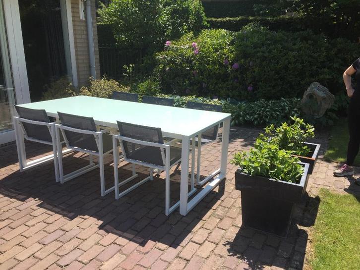 tuintafel 220 cm eenmalig van 899 voor 299 euro, Tuin en Terras, Tuinmeubel-accessoires, Nieuw, Ophalen of Verzenden