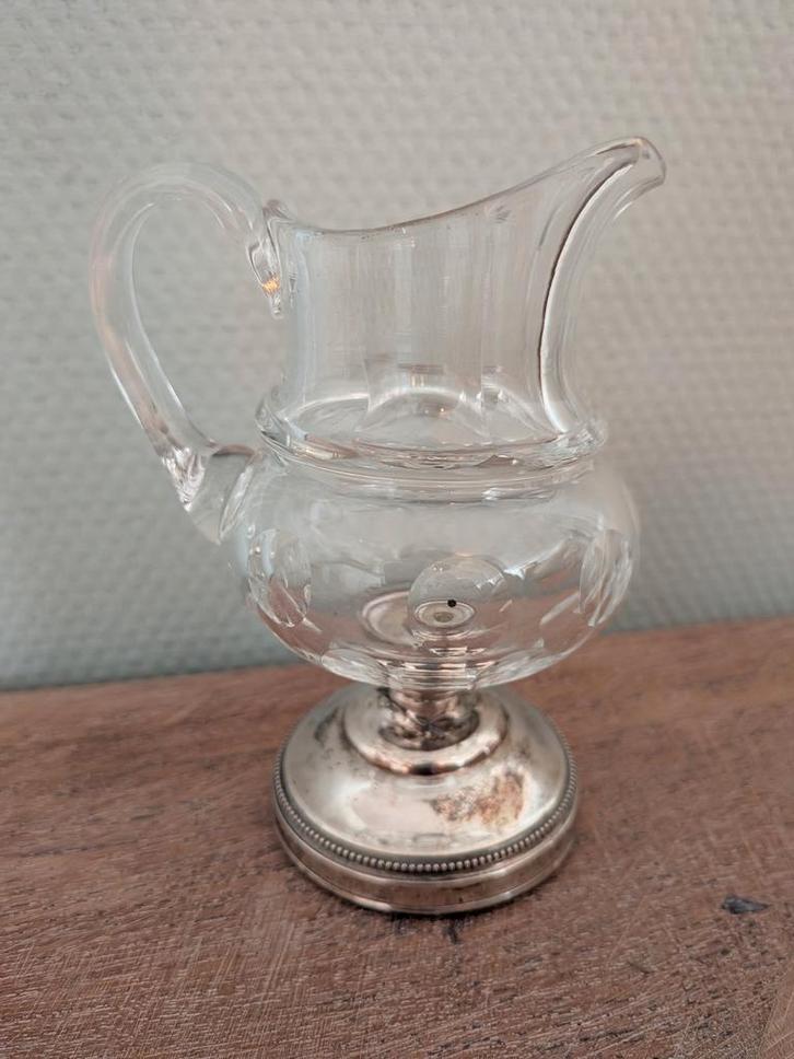 Vintage karaf met geslepen glas en verzilverde voet, Antiek en Kunst, Antiek | Glas en Kristal, Ophalen of Verzenden