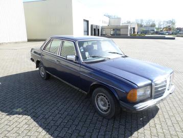 Mercedes 240 D met slechts 120.000 km bwjr 1981 belastingvri