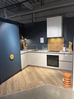 showroomkeuken geheel nieuw met mega koelkast, Huis en Inrichting, Keuken | Complete keukens, Ophalen, Nieuw, Kunststof, Hoekkeuken