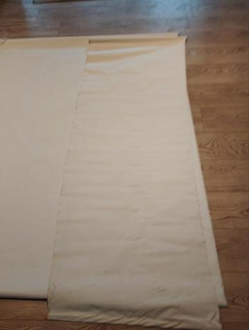 2 verduisteringsgordijnen 74cm & 140cm beschikbaar voor biedingen