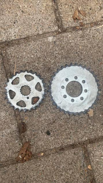 Tomos a35 voor en achter tandwielen beschikbaar voor biedingen