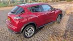 Nissan Juke 1.6L 117pk CVT 2WD 2016 Rood, Auto's, Stof, Zwart, 4 cilinders, Origineel Nederlands