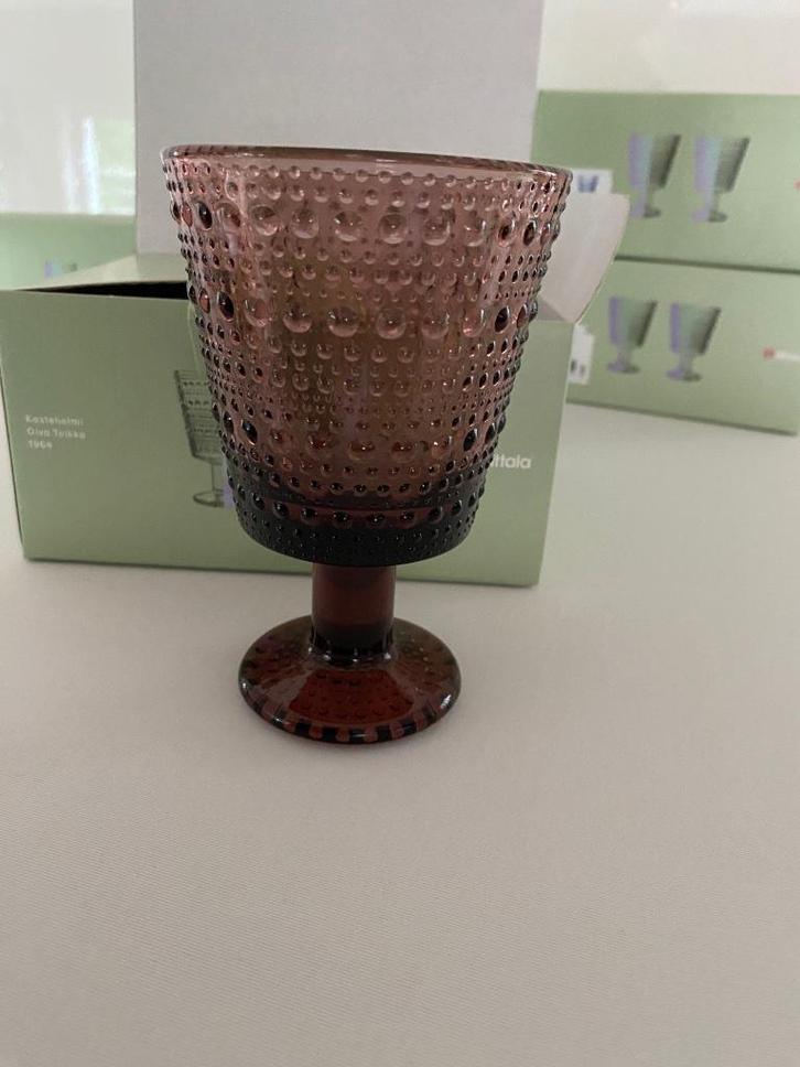 Iittala Kastehelmi Bokaal 26cl - glas op voet - calluna, Huis en Inrichting, Keuken | Servies, Nieuw, Glas of Glazen, Overige stijlen