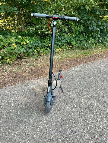 Te koop: Invanti E30 elektrische step – bijna nieuw! Met app beschikbaar voor biedingen