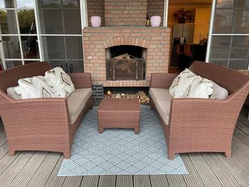 Mooie Wicker Loungeset - 4 Zitplaatsen beschikbaar voor biedingen
