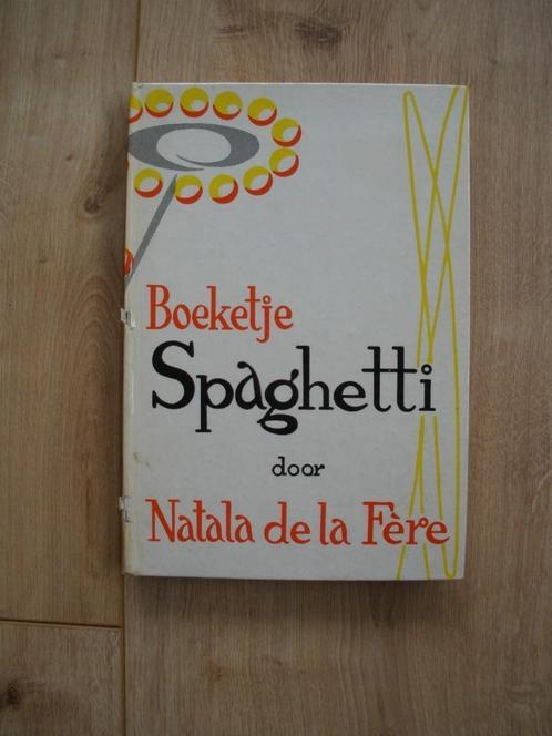 Boeketje spaghetti Italiaanse schetsen N. de La Fère 1959, Boeken, Overige Boeken, Gelezen, Ophalen of Verzenden