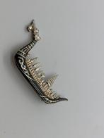 X439 Prachtige zilveren siam Sterling broche Dragon boat, 4 tot 7 cm, Ophalen of Verzenden, X, Zilver