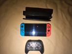 Nintendo Switch OLED + Pro Controller + Mario Kart 8 Deluxe, Spelcomputers en Games, Switch OLED, Ophalen of Verzenden, Zo goed als nieuw