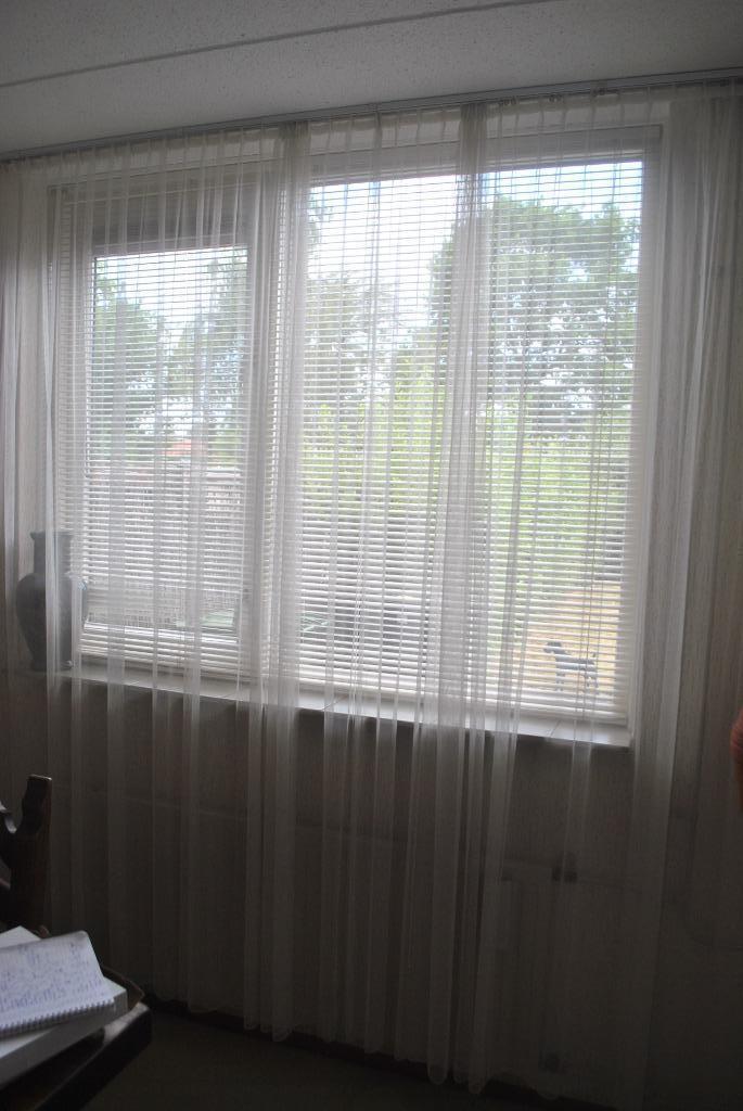 Inbetweens, vitrage, 258 cm hoog, 245 cm breed, Huis en Inrichting, Stoffering | Gordijnen en Lamellen, Gebruikt, 200 cm of meer