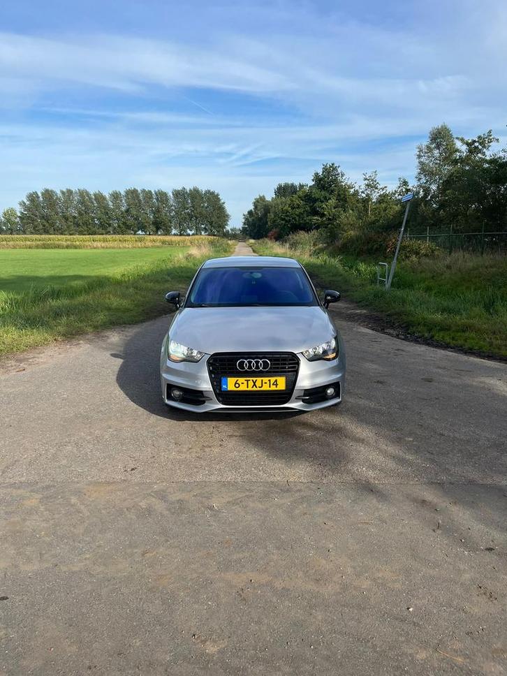 Audi A1 1.2 Tfsi 63KW 2014 Grijs, Auto's, Audi, Particulier, A1, Benzine, B, Hatchback, Handgeschakeld, Origineel Nederlands, Zilver of Grijs