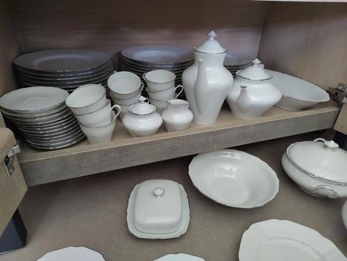 Hutschenreuther Hohenberg - Porseleinen servies uit Dld, Antiek en Kunst, Antiek | Servies compleet, Ophalen