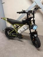 V20 mini fatbike ARMY green - nardo grey -  v20 mini fatbike, Fietsen en Brommers, Steps, Ophalen, Zo goed als nieuw, Gewone step