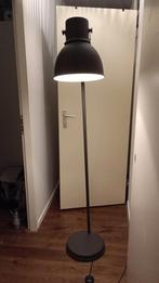 Ikea lamp hektar antraciet, Huis en Inrichting, Lampen | Vloerlampen, Ophalen, Gebruikt, 150 tot 200 cm