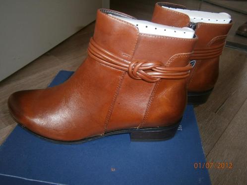 Korte laarsjes kleur cognac maat 42 CAPRICE  leer NIEUW, Kleding | Dames, Schoenen, Zo goed als nieuw, Lage of Enkellaarzen, Bruin