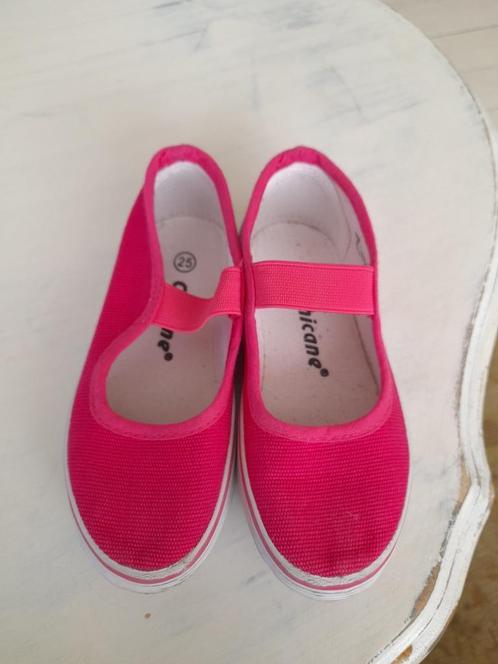 Roze gymschoentjes maat 25, Kinderen en Baby's, Kinderkleding | Schoenen en Sokken, Zo goed als nieuw, Sportschoenen, Meisje, Ophalen of Verzenden