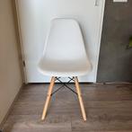 4x kuipstoel wit met houten onderstel, Huis en Inrichting, Ophalen, Gebruikt, Wit, Vier