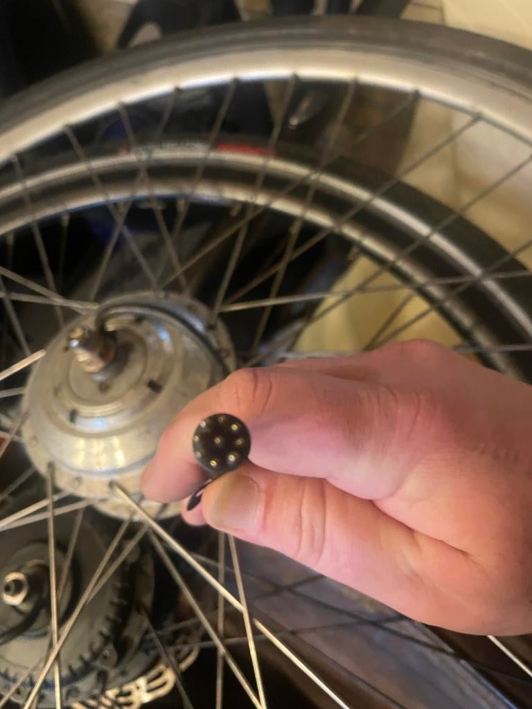 Stella Wielmotor met banden - Bieden, Fietsen en Brommers, Fietsaccessoires | Overige Fietsaccessoires, Ophalen of Verzenden, Gebruikt