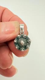 Zilveren nieuwe hanger: Zeeuwse knopjes., Ophalen of Verzenden, Nieuw, Zilver