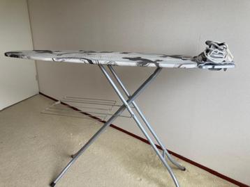 Strijkplank  + strijkijzer (HEMA) beschikbaar voor biedingen