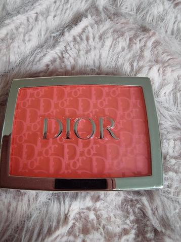 Dior Rosy Glow Color Reviving Blush 015 cherry  beschikbaar voor biedingen