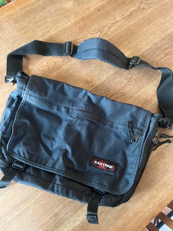 Eastpak Schoudertas - Praktisch, Sieraden, Tassen en Uiterlijk, Tassen | Schoudertassen