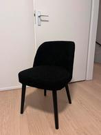 1 zwarte eetkamerstoel MADE, Ophalen, Kunststof, Zwart, Zo goed als nieuw