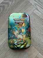 Prismatic mini tin leafeon, Hobby en Vrije tijd, Verzamelkaartspellen | Pokémon, Ophalen of Verzenden, Nieuw