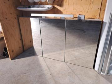 spiegelkast 120x65 cm, 3 deurs, spiegel kast, badkamer beschikbaar voor biedingen