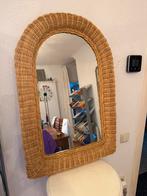 Spiegel met rieten lijst 50x75cm, Huis en Inrichting, Woonaccessoires | Spiegels, Ophalen, Gebruikt, Minder dan 100 cm, Overige vormen