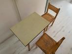 Vintage Schilte schooltafeltje met 2 stoeltjes, Kinderen en Baby's, Kinderkamer | Tafels en Stoelen, Ophalen of Verzenden, Gebruikt