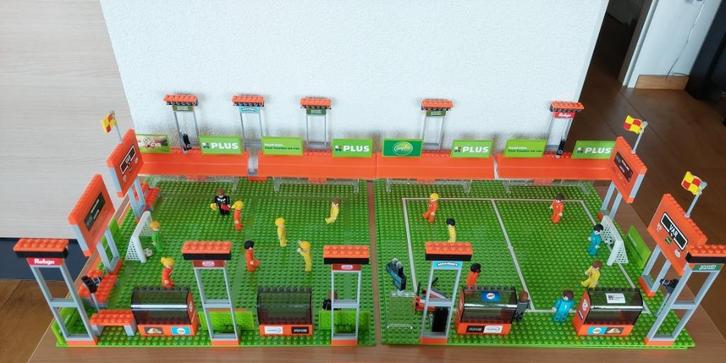 Te koop: Bricks stadion, Kinderen en Baby's, Speelgoed | Bouwstenen, Zo goed als nieuw, Overige merken, Ophalen