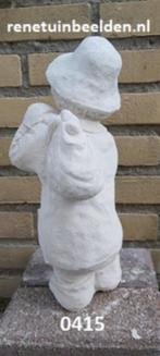 Ieder zijn eigen rug zak.  man met rugzak., Ophalen, Nieuw, Beton, Mensenbeeld