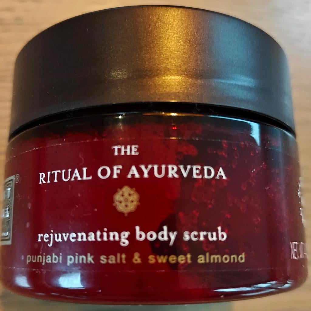 Rituals Ayurveda Body Scrub - Nieuw!, Ophalen of Verzenden, Nieuw, Bodylotion, Crème of Olie