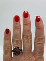Z154 Prachtige zilveren ring bloedkoraal maat 18,5, Sieraden, Tassen en Uiterlijk, Antieke sieraden, Ophalen of Verzenden, Zilver